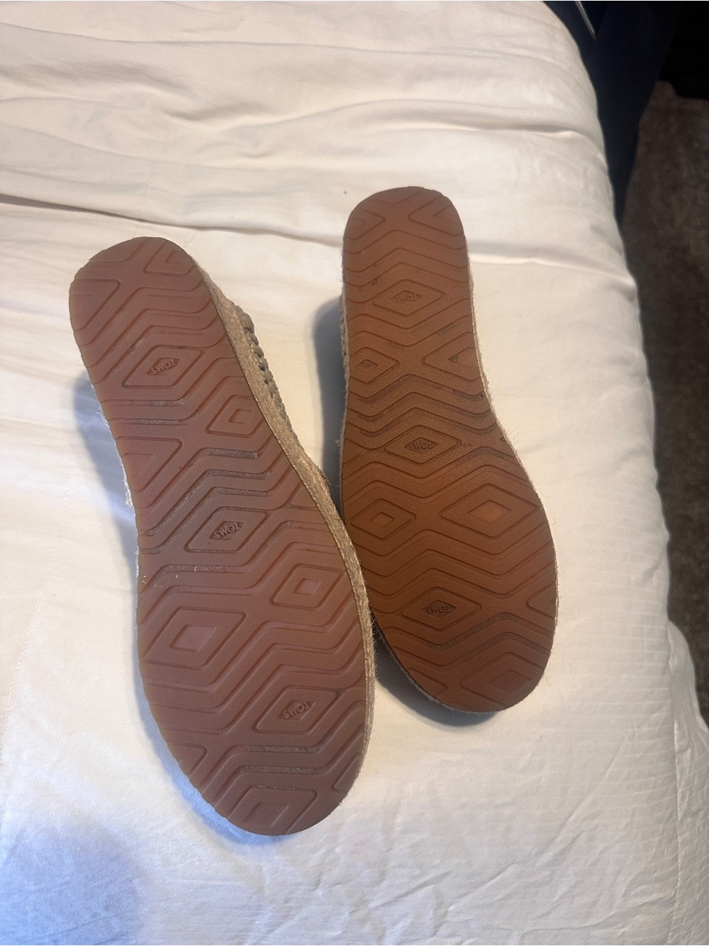 TOMS Valencia‘s Women's Gold metallic Woven Espadrille Slip-On - Picture 3 of 3